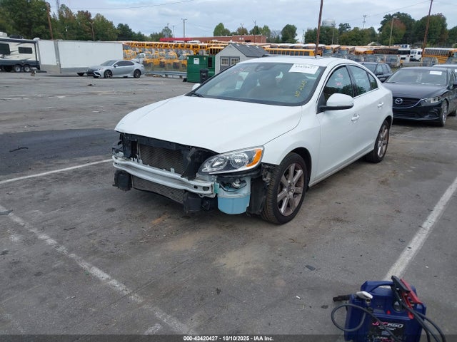 2016 VOLVO S60 YV1612TK8G2406150 Photo 1