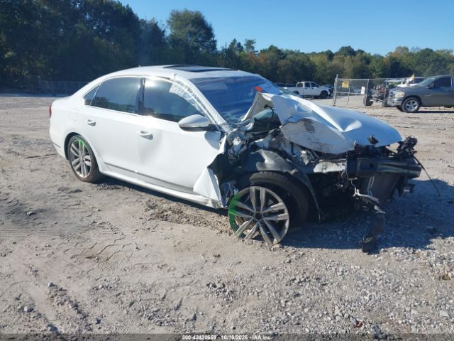 2017 VOLKSWAGEN PASSAT 1VWGT7A33HC052253