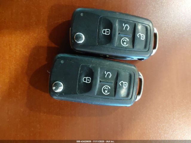 2017 VOLKSWAGEN PASSAT 1VWGT7A33HC052253 Photo 10