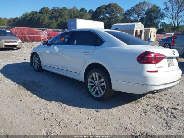 2017 VOLKSWAGEN PASSAT 1VWGT7A33HC052253 Photo 2