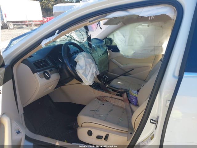 2017 VOLKSWAGEN PASSAT 1VWGT7A33HC052253 Photo 4