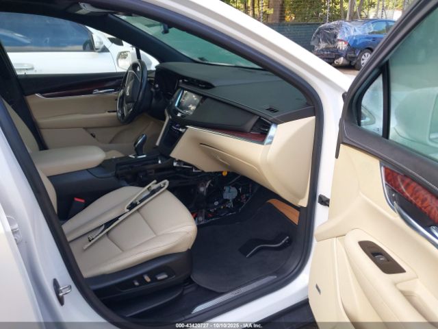 2018 CADILLAC XT5 1GYKNERS1JZ208214 Photo 4