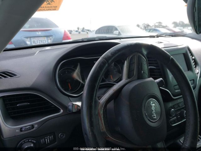 2019 JEEP CHEROKEE 1C4PJLLB1KD366846 Photo 6