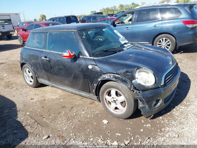 2008 MINI COOPER WMWMF33588TU68204 Photo 0
