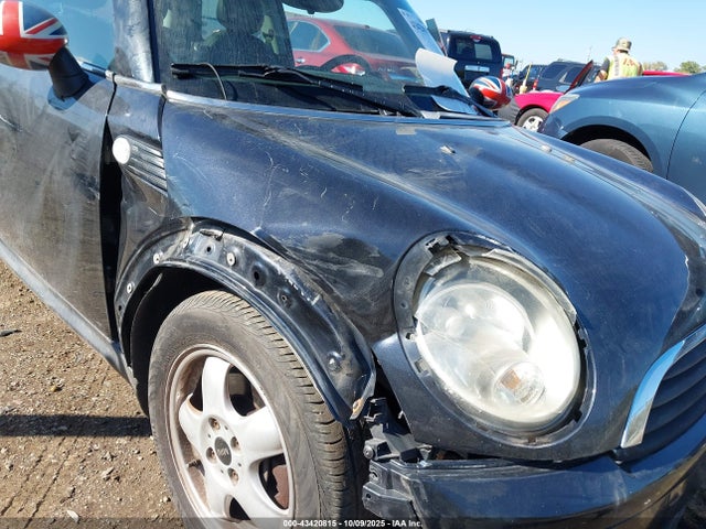 2008 MINI COOPER WMWMF33588TU68204 Photo 5