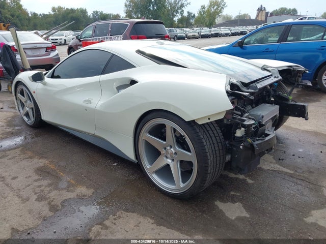 2017 FERRARI 488 GTB ZFF79ALA2H0224625 Photo 2