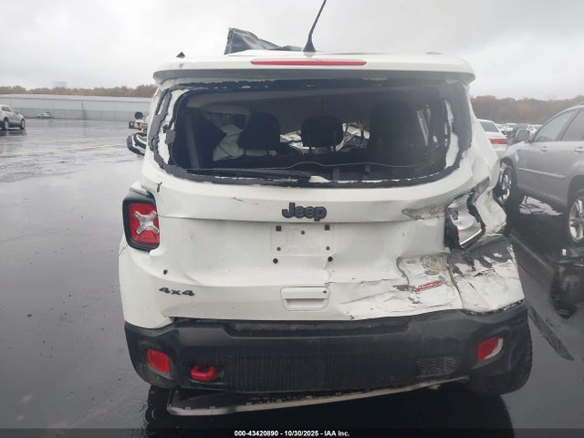 Продажа на аукционе авто 2022 Jeep Renegade Trailhawk 4x4, vin: ZACNJDC15NPN61257, номер лота: 43420890