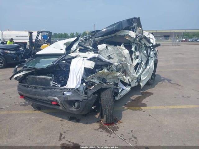 Продажа на аукционе авто 2022 Jeep Renegade Trailhawk 4x4, vin: ZACNJDC15NPN61257, номер лота: 43420890