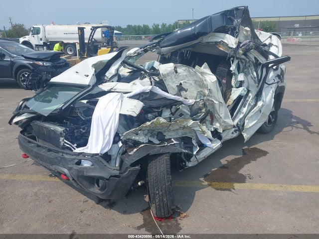 Продажа на аукционе авто 2022 Jeep Renegade Trailhawk 4x4, vin: ZACNJDC15NPN61257, номер лота: 43420890