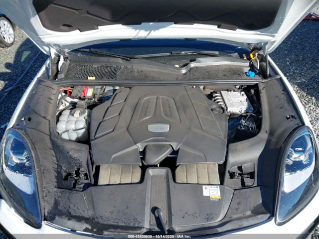 2022 PORSCHE CAYENNE WP1AA2AY2NDA06219 Photo 9