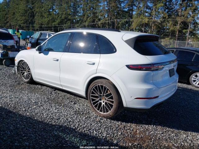 2022 PORSCHE CAYENNE WP1AA2AY2NDA06219 Photo 2