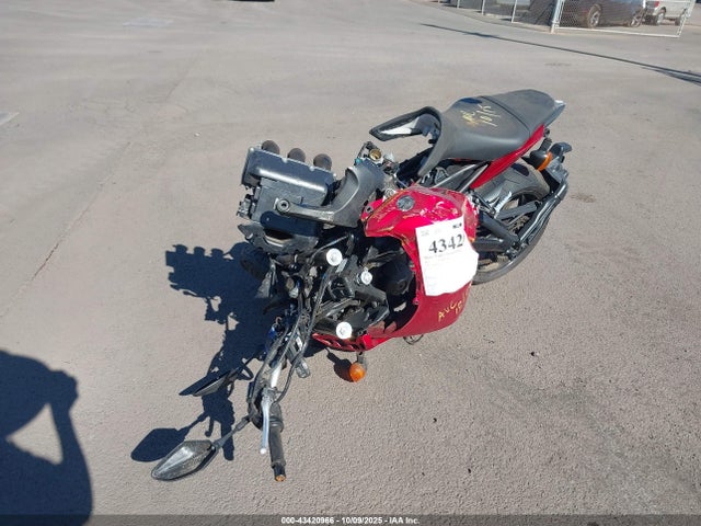 Yamaha FZ09 2017 JYARN53E0HA000921 Image 2