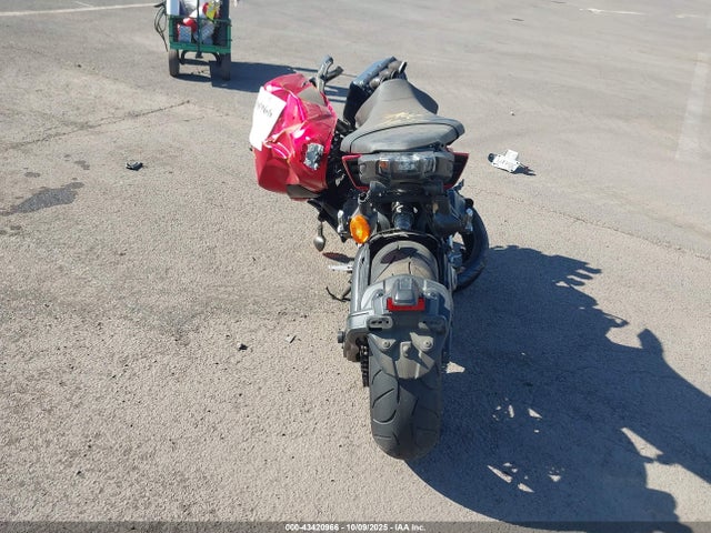Yamaha FZ09 2017 JYARN53E0HA000921 Image 6