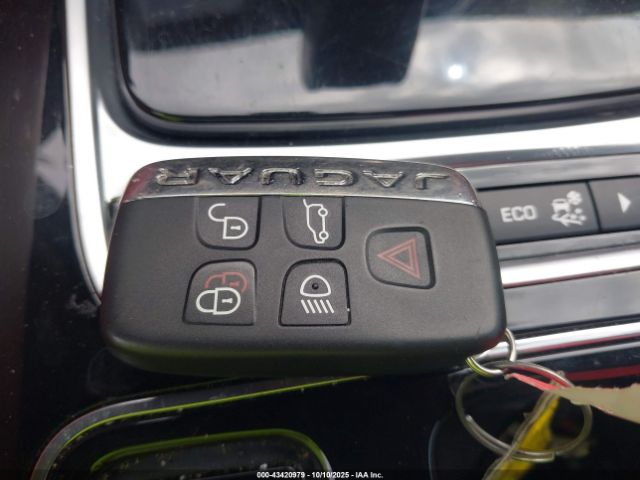 2020 JAGUAR F-PACE SADCZ2EE7LA636226 Photo 10