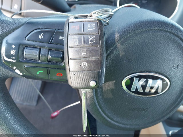 KNDMB5C11G6191478 KIA SEDONA LX