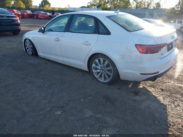 2017 AUDI A4 WAUANAF46HN009397 Photo 2