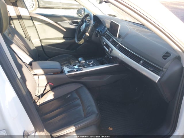 2017 AUDI A4 WAUANAF46HN009397 Photo 4
