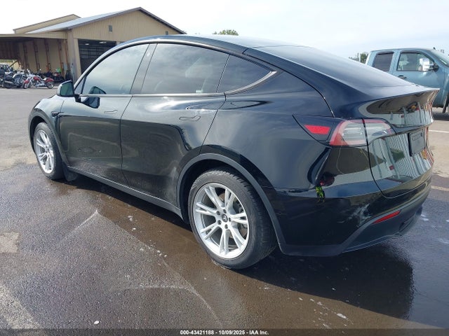 2022 TESLA MODEL Y 7SAYGAEE5NF543820 Photo 2