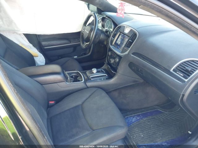 2018 CHRYSLER 300 2C3CCAAG4JH293358 Photo 4