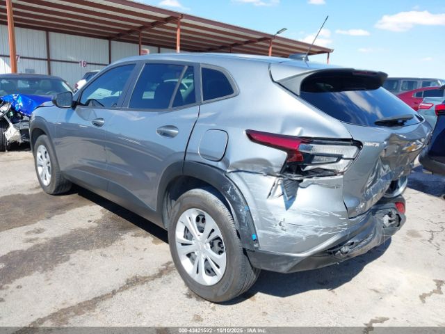 2024 CHEVROLET TRAX KL77LFE29RC130127 Photo 2