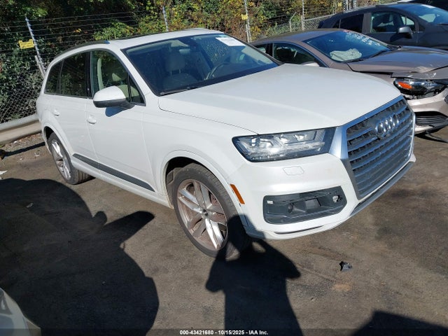 2017 AUDI Q7 WA1VAAF77HD030236 Photo 0