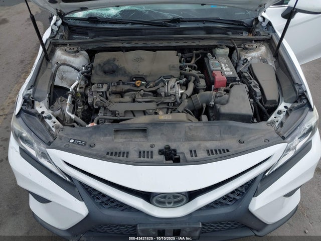 4T1B11HK3JU137618 Toyota CAMRY SE