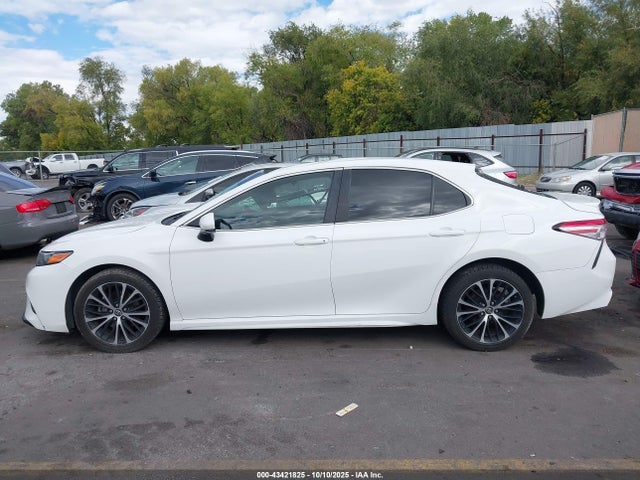 4T1B11HK3JU137618 Toyota CAMRY SE