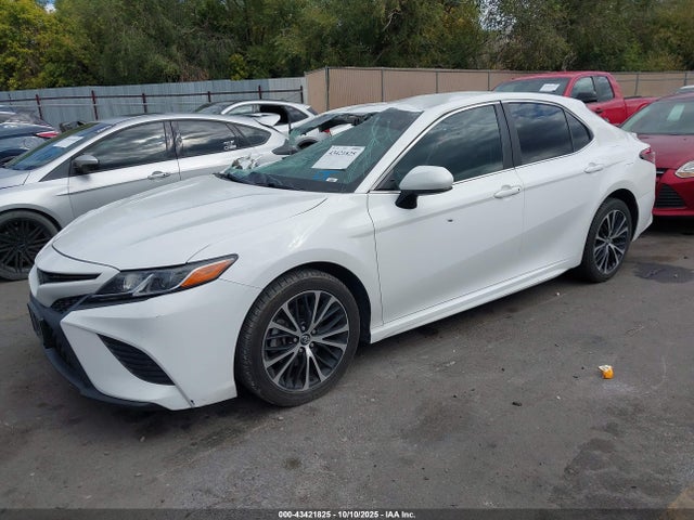 4T1B11HK3JU137618 Toyota CAMRY SE