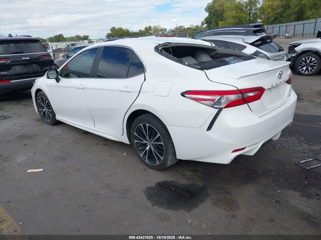 4T1B11HK3JU137618 Toyota CAMRY SE