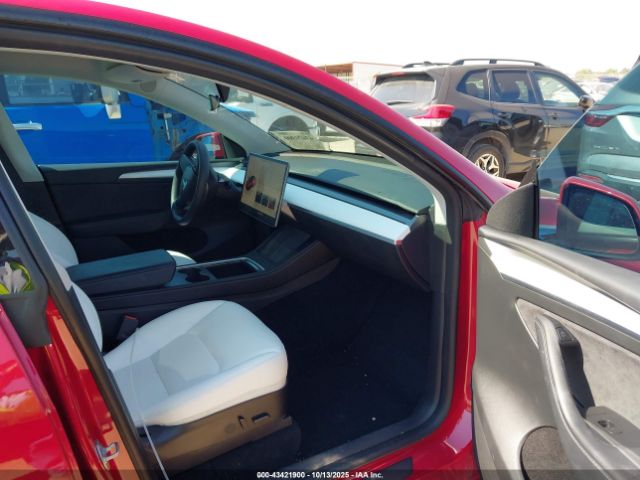 2023 TESLA MODEL Y 7SAYGDEF9PF688307 Photo 4