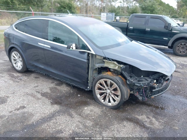 2018 TESLA MODEL X 5YJXCDE21JF088101 Photo 0