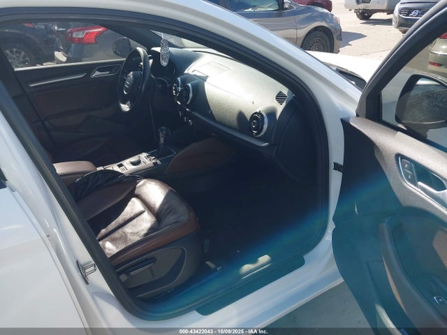 2016 AUDI A3 WAUA7GFF8G1077656 Photo 4