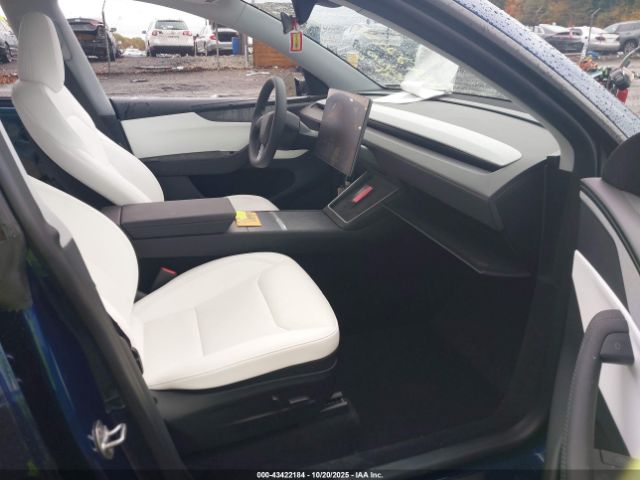 2026 TESLA MODEL Y 7SAYGDEE9TA408657 Photo 4