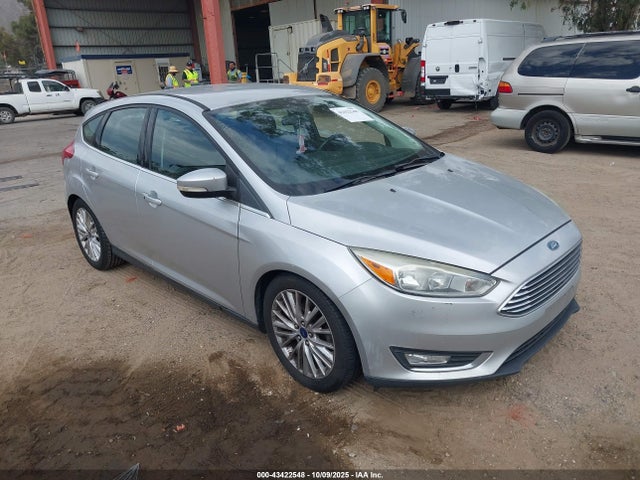 2015 1FADP3N20FL262073 main image