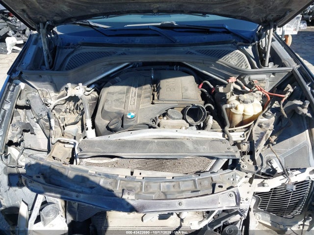 2017 BMW X5 5UXKR2C30H0U22523 Photo 9