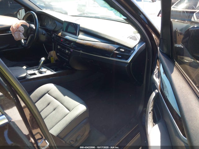 2017 BMW X5 5UXKR2C30H0U22523 Photo 4