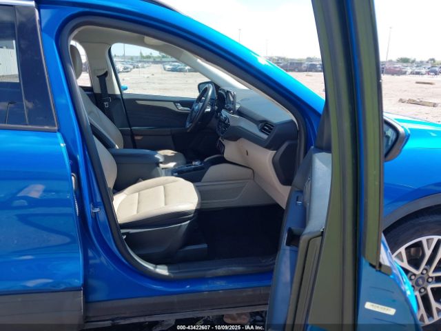 2021 FORD ESCAPE 1FMCU9H61MUA61379 Photo 4