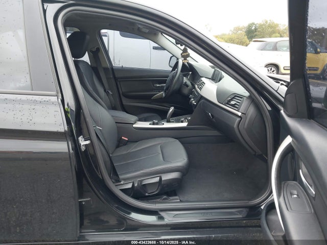 WBA3C3G55FNS73337 BMW 320i