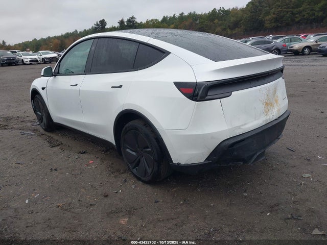 2026 TESLA MODEL Y 7SAYGDEEXTF432937 Photo 2