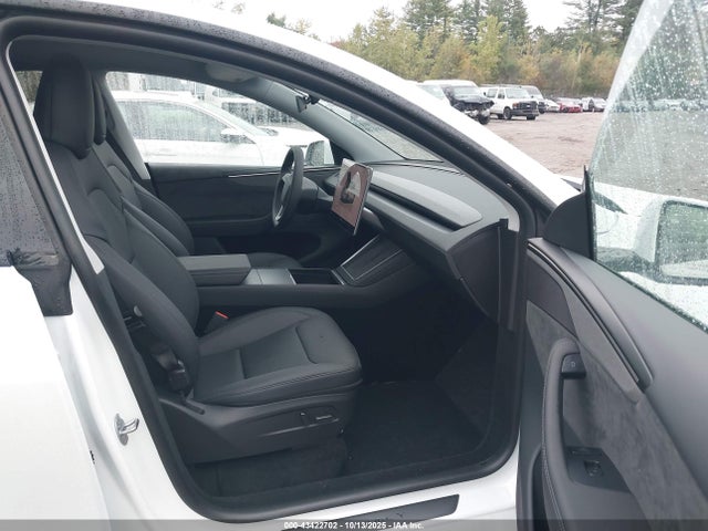 2026 TESLA MODEL Y 7SAYGDEEXTF432937 Photo 4