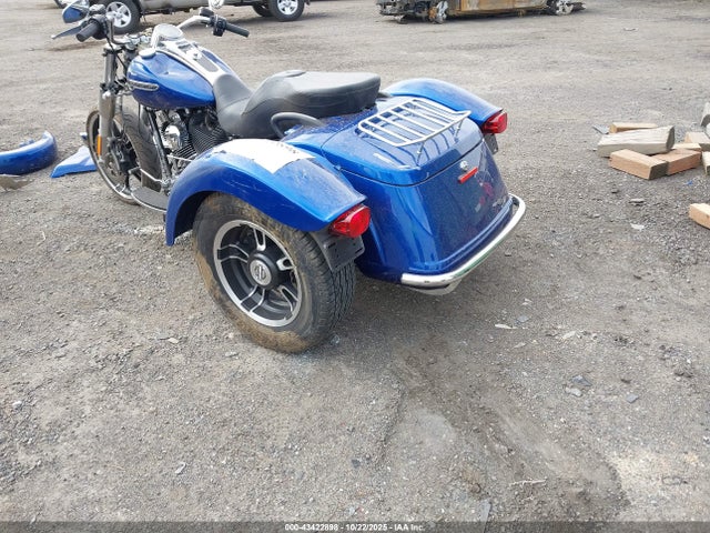 2015 HARLEY-DAVIDSON FLRT 1HD1MCM19FB854820 Photo 2
