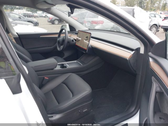 2023 TESLA MODEL Y 7SAYGDEE9PF608091 Photo 4