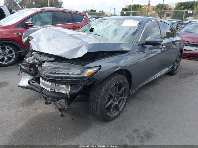1HGCV2F93JA010017 Honda Accord Touring 2.0t