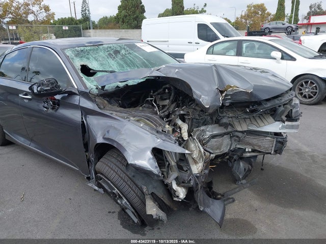1HGCV2F93JA010017 Honda Accord Touring 2.0t