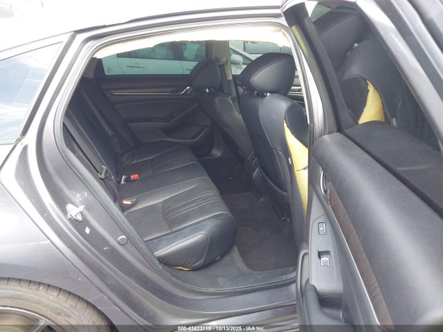 1HGCV2F93JA010017 Honda Accord Touring 2.0t