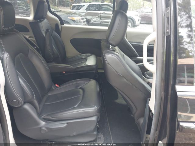 2023 CHRYSLER PACIFICA HYBRID 2C4RC1L72PR565301 Photo 7