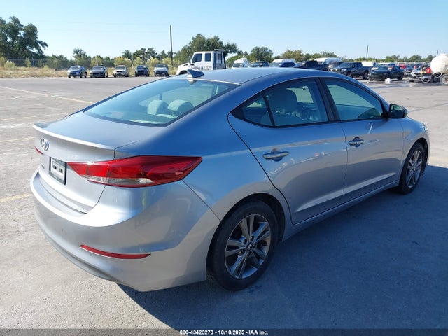 5NPD84LF7HH080526 Hyundai 2017