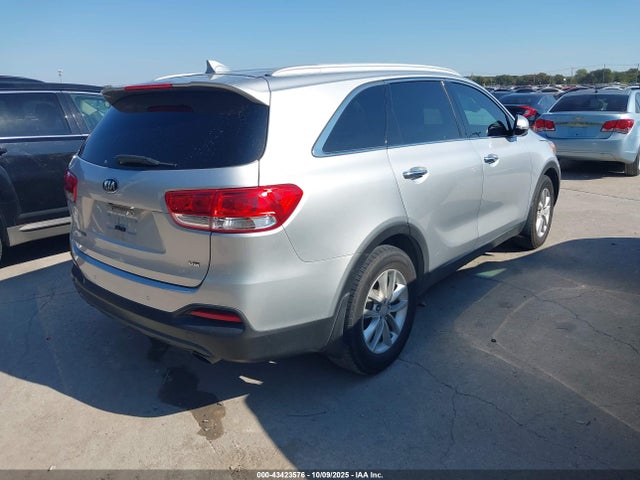 5XYPG4A52HG225635 KIA Sorento 3.3l Lx