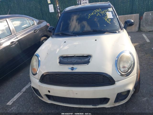 2010 MINI COOPER S CLUBMAN WMWMM3C52ATP76609 Photo 5