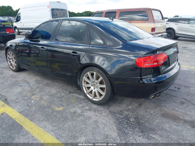 2011 AUDI A4 WAUAFAFL0BN011531 Photo 2